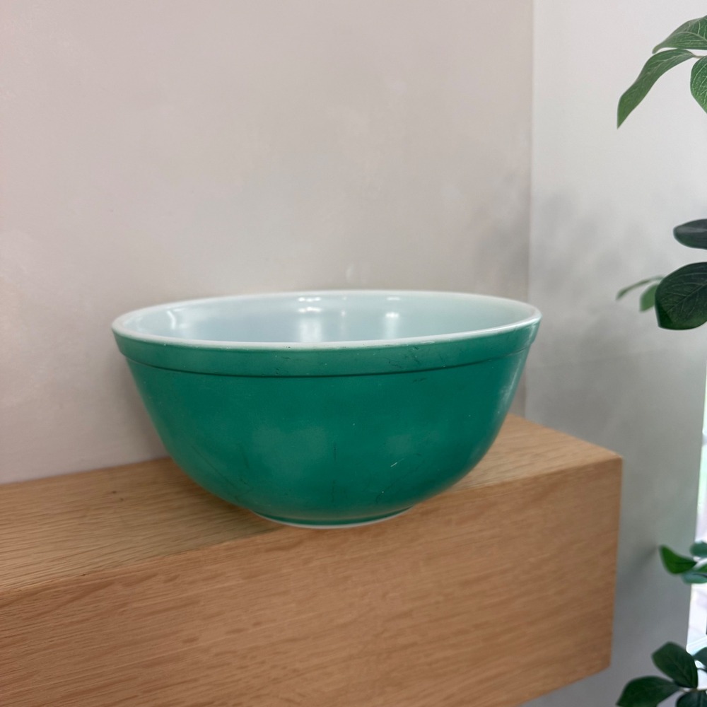 Vintage Pyrex 403 Teal Green 2.5 Qt Mixing Bowl Milk Glass Ovenware USA